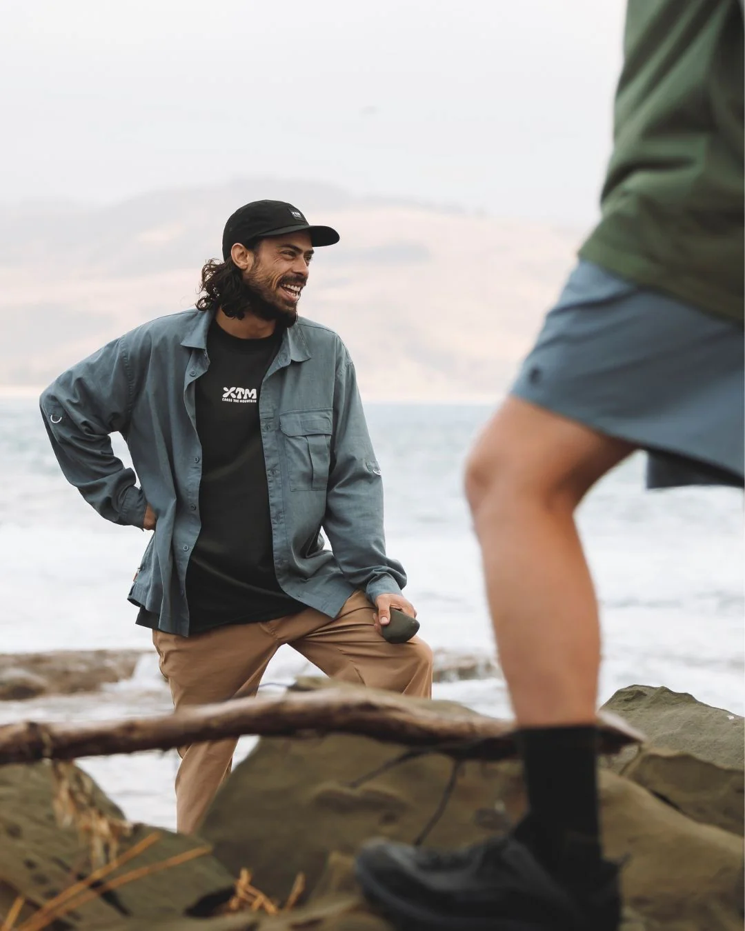 Messmate Mens Hemp-Blend Hiking Long-Sleeve Shirt Basalt - Image 2